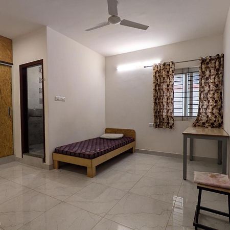 Ashraya Hostel บังกาลอร์ ภายนอก รูปภาพ