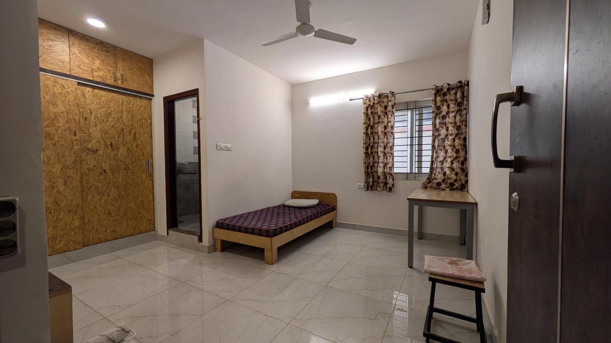 Ashraya Hostel บังกาลอร์ ภายนอก รูปภาพ